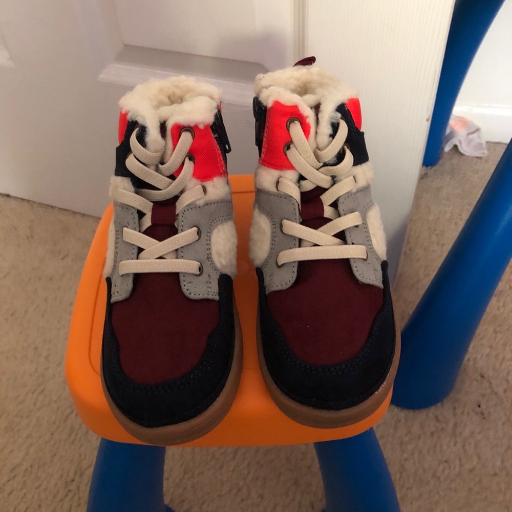 Gap sneakers